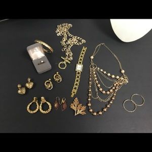 Lot of jewelry